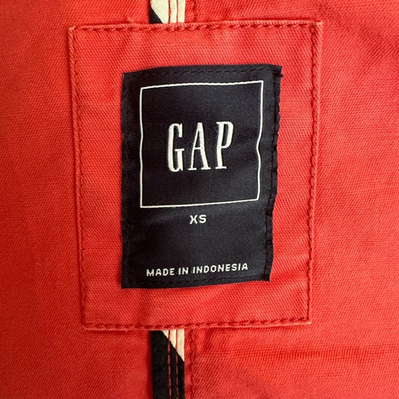 Gap women’s red, casual, lightweight, long sleeved, zip jacket XS - Picture 8 of 8